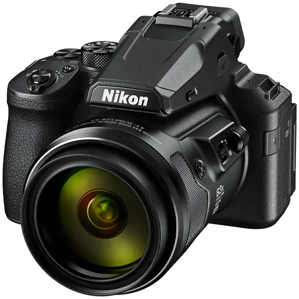 Câmera Nikon COOLPIX P950 16MP 4K de 3.1" com Wi-Fi/Bluetooth - Preta